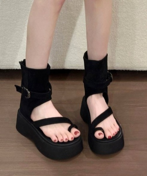 Vipoa(ヴィポア)の「Volume sole boots sandal(サンダル・レディース・ブラック/ベージュ・LARGE/MEDIUM/SMALL)」の12枚目の写真
