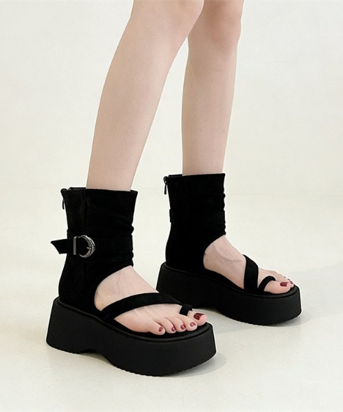 Vipoa(ヴィポア)の「Volume sole boots sandal(サンダル・レディース・ブラック/ベージュ・LARGE/MEDIUM/SMALL)」の8枚目の写真