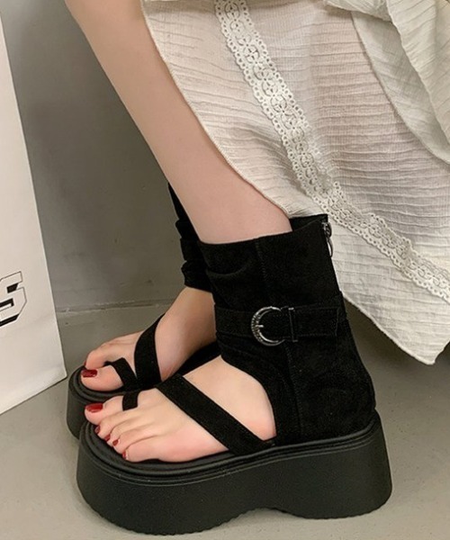 Vipoa(ヴィポア)の「Volume sole boots sandal(サンダル・レディース・ブラック/ベージュ・LARGE/MEDIUM/SMALL)」の10枚目の写真