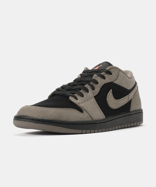 JORDAN BRAND(ジョーダンブランド)の「JORDAN BRAND AIR JORDAN 1 LOW SE IB7109-005(スニーカー・メンズ・チャコールグレー・26cm/28.5cm/28cm/27.5cm/27cm/26.5cm)」の2枚目の写真