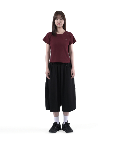 SLOW RECORD HOUSE(スローレコードハウス)の「ヘンリーネックアイレットTシャツ_バーガンディ(Tシャツ/カットソー・レディース・バーガンディー・1)」の3枚目の写真