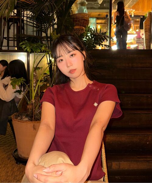 SLOW RECORD HOUSE(スローレコードハウス)の「ヘンリーネックアイレットTシャツ_バーガンディ(Tシャツ/カットソー・レディース・バーガンディー・1)」の8枚目の写真