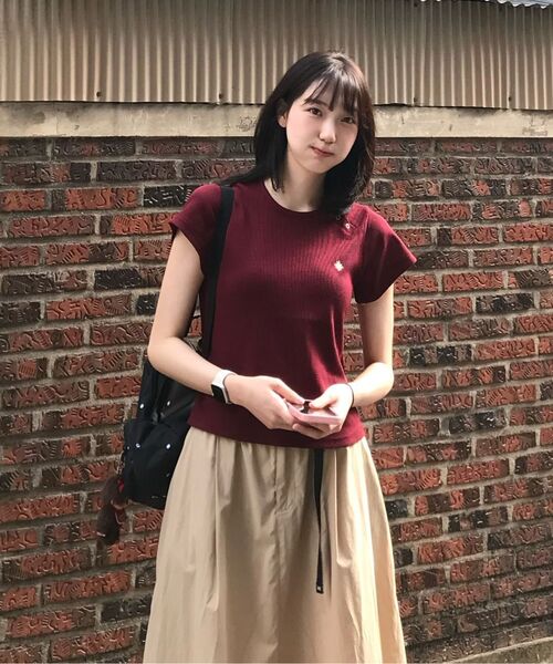SLOW RECORD HOUSE(スローレコードハウス)の「ヘンリーネックアイレットTシャツ_バーガンディ(Tシャツ/カットソー・レディース・バーガンディー・1)」の16枚目の写真