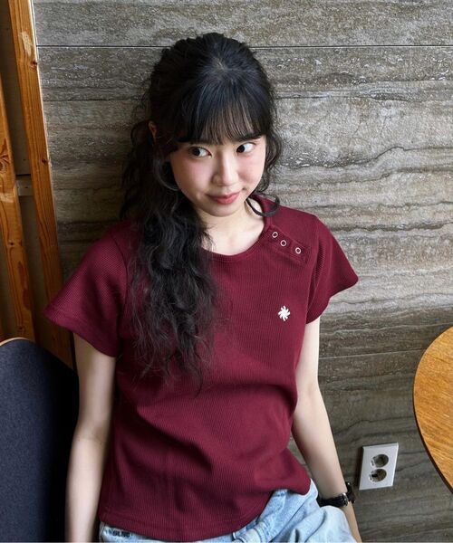 SLOW RECORD HOUSE(スローレコードハウス)の「ヘンリーネックアイレットTシャツ_バーガンディ(Tシャツ/カットソー・レディース・バーガンディー・1)」の18枚目の写真