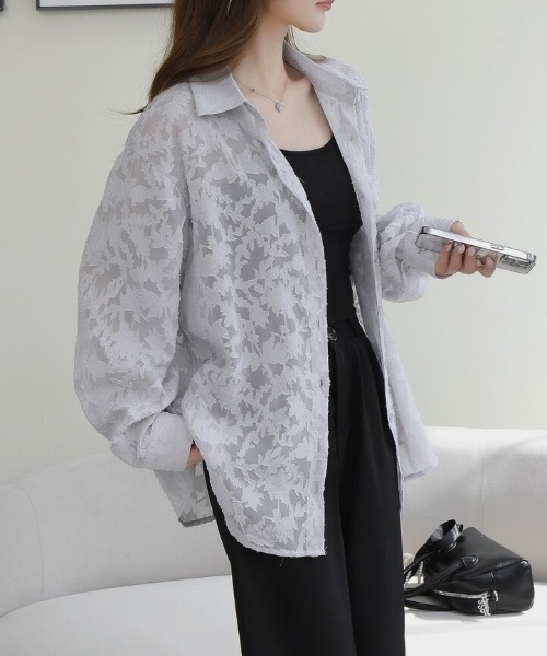 Beststore(ベストストア)の「フラワーカットジャガード シアーオーバーシャツ 冷房対策 紫外線対策(シャツ/ブラウス・レディース・ブラック/ライトグレー/ピンク/アイボリー/ブルー・FREE)」の3枚目の写真