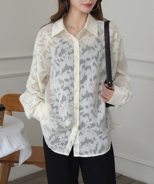 Beststore(ベストストア)の「フラワーカットジャガード シアーオーバーシャツ 冷房対策 紫外線対策(シャツ/ブラウス・レディース・ブラック/ライトグレー/ピンク/アイボリー/ブルー・FREE)」の16枚目の写真