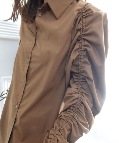 CORNERS(コーナーズ)の「袖ドロストブラウス(シャツ/ブラウス・レディース・ホワイト/ネイビー/ブラウン・M)」の15枚目の写真