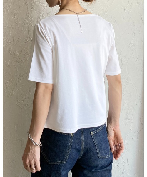 She's Closet(シーズクローゼット)の「半袖 オフショル アシメネック ドレープトップス Tシャツ(Tシャツ/カットソー・レディース・ホワイト/ブラック/イエロー・FREE)」の6枚目の写真