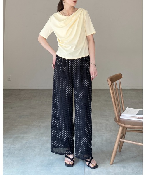 She's Closet(シーズクローゼット)の「半袖 オフショル アシメネック ドレープトップス Tシャツ(Tシャツ/カットソー・レディース・ホワイト/ブラック/イエロー・FREE)」の21枚目の写真