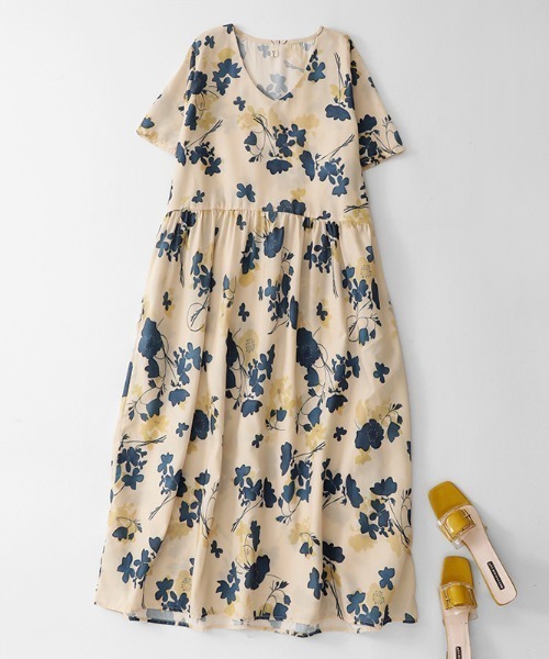 LUCPY(ラクピー)の「フラワープリントVネックワンピース(ワンピース・レディース・ベージュ・XX-LARGE/X-LARGE/LARGE/MEDIUM)」の1枚目の写真