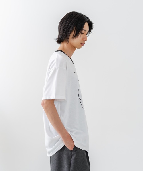 brknhome(ブロークンホーム)の「【BRKNHOME/ブロークンホーム】×【ZERO STAIN/ゼロステイン】【ホッケー風デザイン】コラボTシャツ 汗染み防止 ワンポイント オーバーサイズ(Tシャツ/カットソー・メンズ・ホワイト/チャコールグレー・MEDIUM/LARGE)」の15枚目の写真