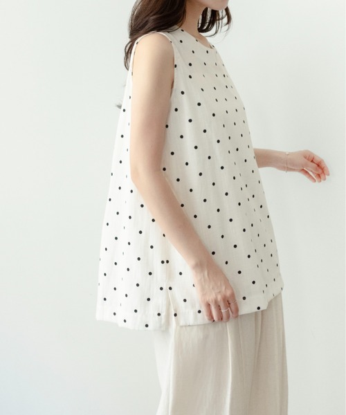 on:nue（オンニュ）の「【on:nue】[着用動画あり！] リネンミックス ドットチュニックブラウス（シャツ/ブラウス・レディース・ブラック/ホワイト・FREE）」の4枚目の写真