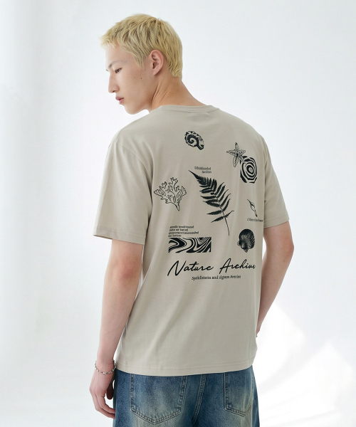CHASECULT(チェイスカルト)の「男性クールドローインググラフィック半袖Tシャツ-FCRK5830E0M(Tシャツ/カットソー・メンズ・ライトベージュ・95/110/105/100)」の3枚目の写真