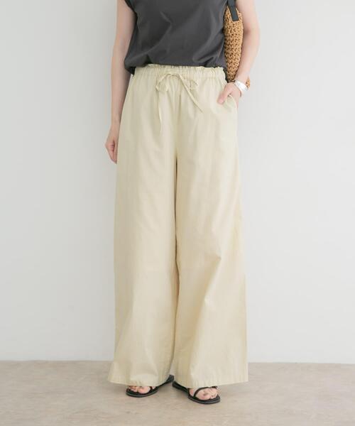 ITEMS URBANRESEARCH(アイテムズ アーバンリサーチ)の「イージーワイドパンツ(その他パンツ・レディース・ベージュ系その他/ブラウン・FREE)」の1枚目の写真