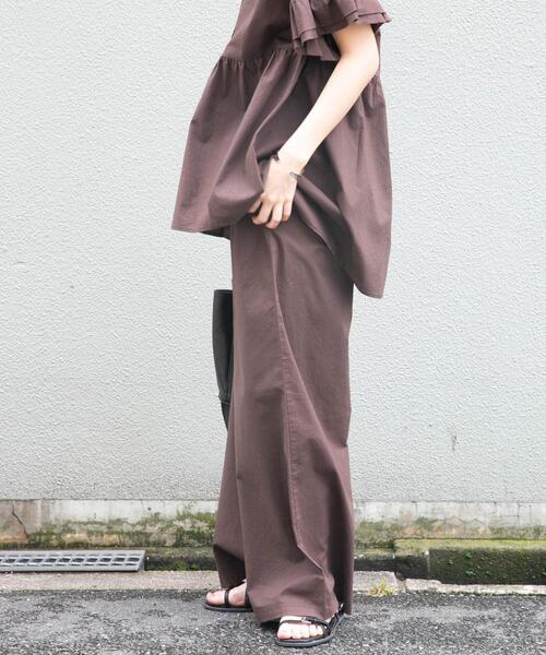 ITEMS URBANRESEARCH(アイテムズ アーバンリサーチ)の「イージーワイドパンツ(その他パンツ・レディース・ベージュ系その他/ブラウン・FREE)」の2枚目の写真