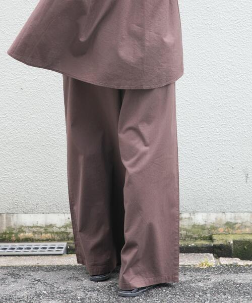 ITEMS URBANRESEARCH(アイテムズ アーバンリサーチ)の「イージーワイドパンツ(その他パンツ・レディース・ベージュ系その他/ブラウン・FREE)」の3枚目の写真