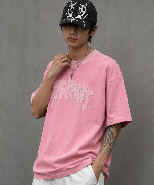 SILVER BULLET(シルバーバレット)の「『SILVER BULLET SELECT AP/シルバーバレットセレクト』フリンジデニムパッチ半袖Tシャツ(Tシャツ/カットソー・メンズ・ブラック系/ピンク/ウッドランド・L/M)」の2枚目の写真