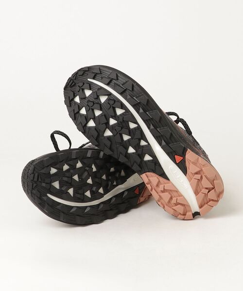 KEEN(キーン)の「【New color】SEEK / シーク / レディース シューズ(スニーカー・レディース・ブラック×ピンク・23.5cm/24cm/25.5cm/25cm/24.5cm/22.5cm/23cm)」の3枚目の写真