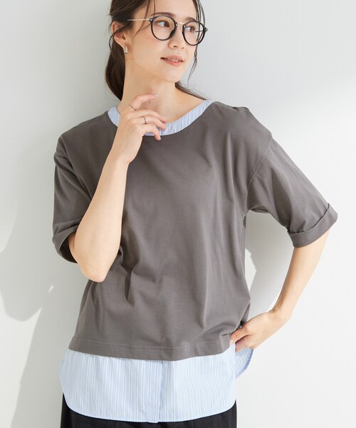 SHOO・LA・RUE(シューラルー)の「【インせず着られる/二の腕隠れる】重ね着風 シャツドッキングトップス(Tシャツ/カットソー・レディース・グレー系その他3/ライトグレー系2/ネイビー系2/ダークブラウン/ホワイト/イエロー・01/02/03/04)」の2枚目の写真