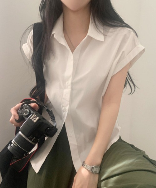 by LEGNA(バイレグナ)の「ロールアップ袖シャツ(Tシャツ/カットソー・レディース・ブラック/ライトブルー/ホワイト/ダークグレー・LARGE/SMALL/MEDIUM)」の1枚目の写真