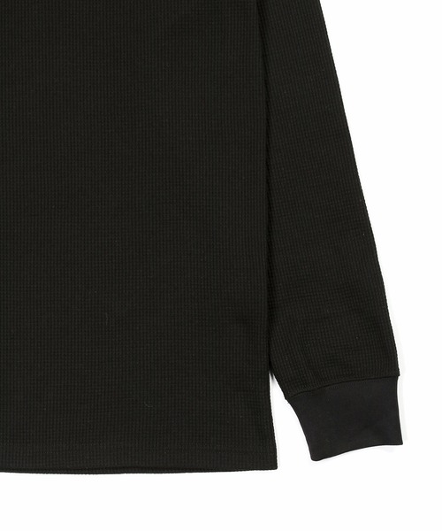 The DUFFER of ST.GEORGE(ザダファーオブセントジョージ)の「T/C WAFFLE D-PATCH L/S TEE:ワッフル ロングスリーブTEE / サーマル / Dワッペン / ワンポイント / デイリーウェア(Tシャツ/カットソー・メンズ・ホワイト/ブラック・X-LARGE/LARGE/MEDIUM/SMALL)」の6枚目の写真
