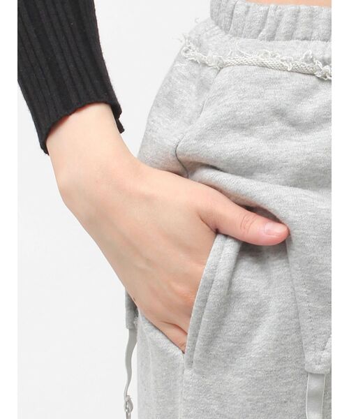 EMODA(エモダ)の「ギャザーベルトスウェットパンツ(スウェットパンツ・レディース・グレー・SMALL/MEDIUM)」の8枚目の写真