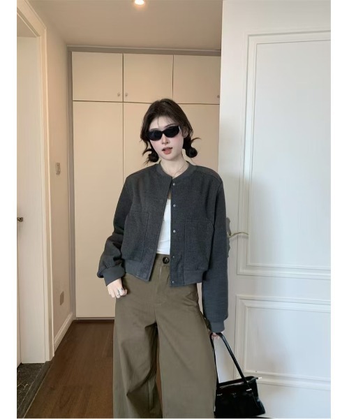 Ritzy(リッツィー)の「ノーカラー クロップドボンバージャケット(ブルゾン・レディース・カーキ/ダークグレー・M)」の10枚目の写真