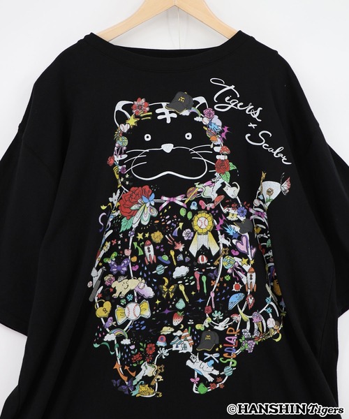 ScoLar(スカラー)の「462029:阪神タイガース×ScoLar コラージュ柄Tシャツ(Tシャツ/カットソー・レディース・オフホワイト/ブラック・L/M)」の7枚目の写真