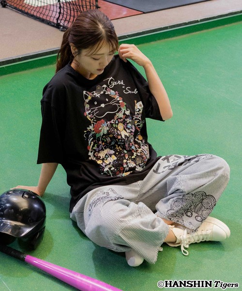 ScoLar(スカラー)の「462029:阪神タイガース×ScoLar コラージュ柄Tシャツ(Tシャツ/カットソー・レディース・オフホワイト/ブラック・L/M)」の17枚目の写真
