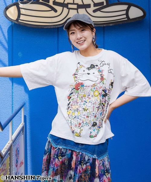 ScoLar(スカラー)の「462029:阪神タイガース×ScoLar コラージュ柄Tシャツ(Tシャツ/カットソー・レディース・オフホワイト/ブラック・L/M)」の15枚目の写真