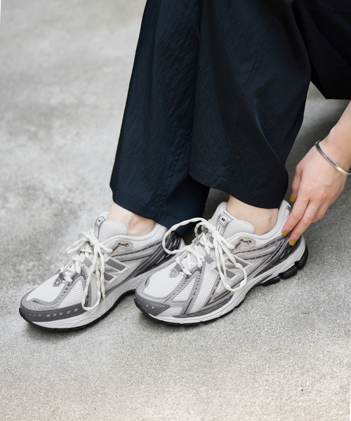 IENA(イエナ)の「NEW BALANCE/ニューバランス U1906R スニーカー(スニーカー・レディース・ブラック/ホワイト・23.5cm/24cm/24.5cm/25cm/23cm)」の1枚目の写真