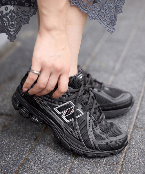 IENA(イエナ)の「NEW BALANCE/ニューバランス U1906R スニーカー(スニーカー・レディース・ブラック/ホワイト・23.5cm/24cm/24.5cm/25cm/23cm)」の6枚目の写真
