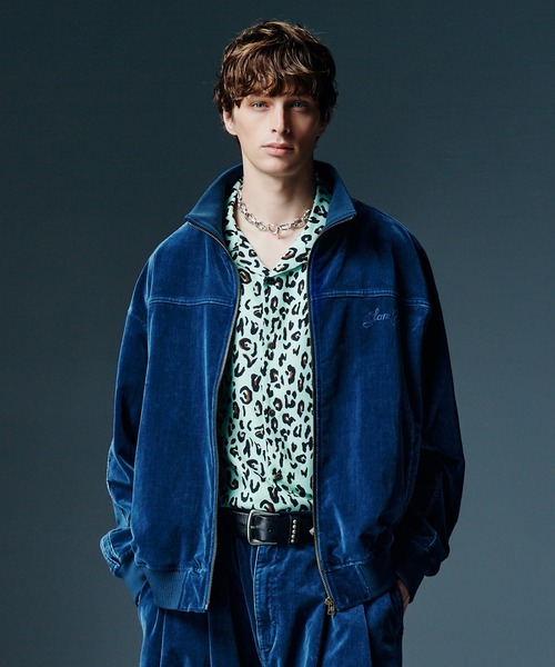 glamb(グラム)の「Indigo Velveteen Track Jacket / インディゴヴェルヴェッティーントラックジャケット(その他アウター・メンズ・インディゴブルー・L/M/S)」の7枚目の写真