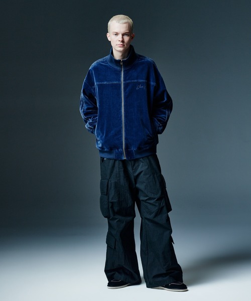 glamb(グラム)の「Indigo Velveteen Track Jacket / インディゴヴェルヴェッティーントラックジャケット(その他アウター・メンズ・インディゴブルー・L/M/S)」の8枚目の写真