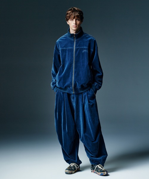 glamb(グラム)の「Indigo Velveteen Track Jacket / インディゴヴェルヴェッティーントラックジャケット(その他アウター・メンズ・インディゴブルー・L/M/S)」の10枚目の写真