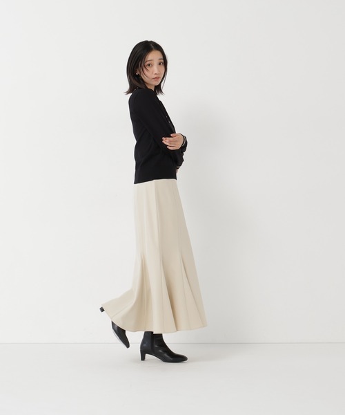 NATURAL BEAUTY BASIC(ナチュラルビューティーベーシック)の「フロントボタンバイカラーニット(ニット/セーター・レディース・ブラック系その他2/ブルー系その他2/ホワイト系その他・FREE)」の12枚目の写真