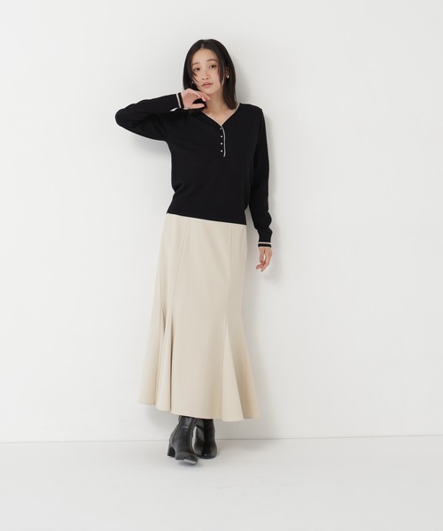 NATURAL BEAUTY BASIC(ナチュラルビューティーベーシック)の「フロントボタンバイカラーニット(ニット/セーター・レディース・ブラック系その他2/ブルー系その他2/ホワイト系その他・FREE)」の14枚目の写真