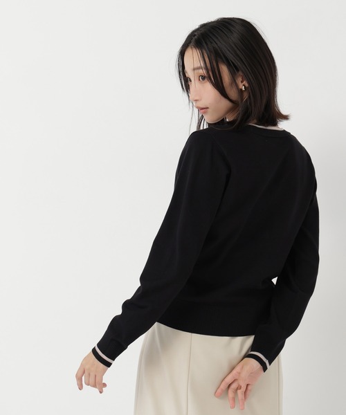 NATURAL BEAUTY BASIC(ナチュラルビューティーベーシック)の「フロントボタンバイカラーニット(ニット/セーター・レディース・ブラック系その他2/ブルー系その他2/ホワイト系その他・FREE)」の15枚目の写真