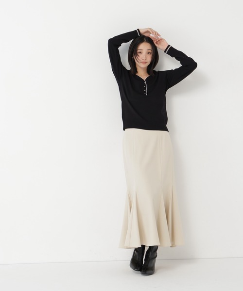 NATURAL BEAUTY BASIC(ナチュラルビューティーベーシック)の「フロントボタンバイカラーニット(ニット/セーター・レディース・ブラック系その他2/ブルー系その他2/ホワイト系その他・FREE)」の16枚目の写真