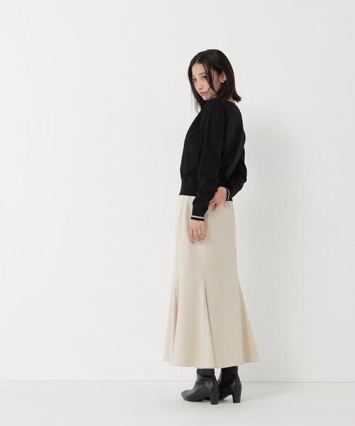 NATURAL BEAUTY BASIC(ナチュラルビューティーベーシック)の「フロントボタンバイカラーニット(ニット/セーター・レディース・ブラック系その他2/ブルー系その他2/ホワイト系その他・FREE)」の18枚目の写真