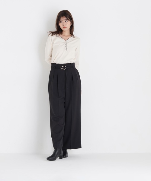 NATURAL BEAUTY BASIC(ナチュラルビューティーベーシック)の「フロントボタンバイカラーニット(ニット/セーター・レディース・ブラック系その他2/ブルー系その他2/ホワイト系その他・FREE)」の4枚目の写真