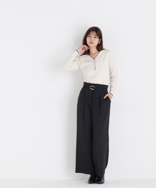 NATURAL BEAUTY BASIC(ナチュラルビューティーベーシック)の「フロントボタンバイカラーニット(ニット/セーター・レディース・ブラック系その他2/ブルー系その他2/ホワイト系その他・FREE)」の6枚目の写真