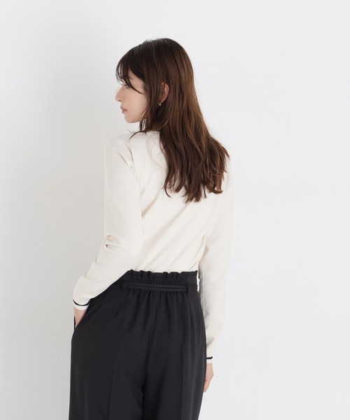 NATURAL BEAUTY BASIC(ナチュラルビューティーベーシック)の「フロントボタンバイカラーニット(ニット/セーター・レディース・ブラック系その他2/ブルー系その他2/ホワイト系その他・FREE)」の7枚目の写真
