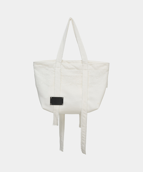 ETRE AU SOMMET(エトレオソメ)の「Corset Strap Shoulder Bag (White)(ショルダーバッグ・レディース・ホワイト・FREE)」の5枚目の写真