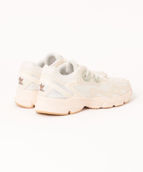 BARNYARDSTORM（バンヤードストーム）の「【adidas/アディダス】/ GV9200 【WEB限定】（スニーカー・レディース・ベージュ・23/25/24）」の2枚目の写真