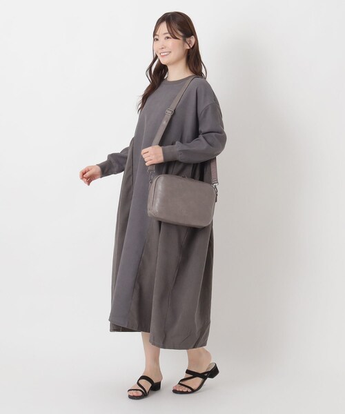 one'sterrace（ワンズテラス）の「fulcro ナロー合皮ショルダー（ショルダーバッグ・レディース・ブラック系8/ベージュ系その他7/アイボリー系8・99）」の19枚目の写真