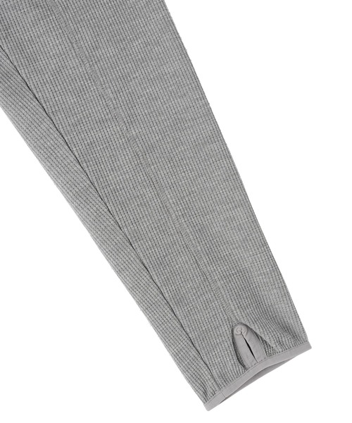 Openyard(オープンヤード)の「『Openyard/オープンヤード』FLATLOCK WAFFLE HOODIE LONG SLEEVE TOP/フード付きフラットロックワッフル長袖Tシャツ(Tシャツ/カットソー・メンズ・ブラック/グレー・M/L)」の3枚目の写真