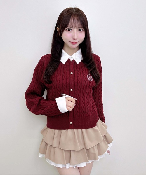 INGNI(イング)の「シャツレイヤード風ケーブルニット(ニット/セーター・レディース・ブラック×ホワイト/グレー×ホワイト/ワイン系2/ネイビー系8・M)」の5枚目の写真