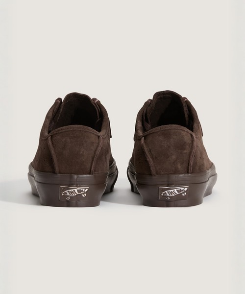 VANS（バンズ）の「VANS PREMIUM SF モック ロー / LX Carver Low DARK BROWN VN000Z3XDRB1（モカシン/デッキシューズ・メンズ・ダークブラウン・7.5/8.5/8/11.5/11/10.5/10/9.5/9/12）」の4枚目の写真