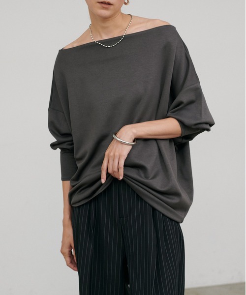 LARUTA(ラルータ)の「【LARUTA】ドレープカットプルオーバー(Tシャツ/カットソー・レディース・チャコールグレー/ダークブラウン/オフホワイト・FREE)」の3枚目の写真